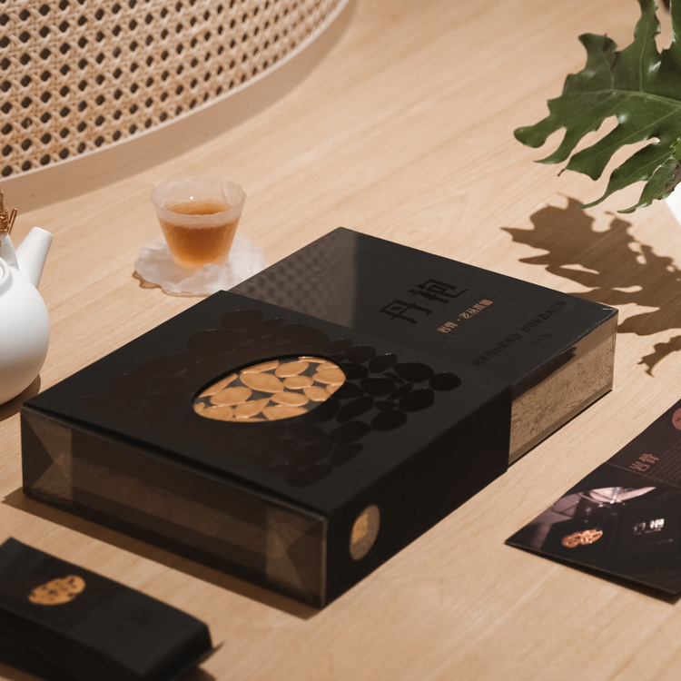 丹袍·岩骨老(lǎo)叢水(shuǐ)仙